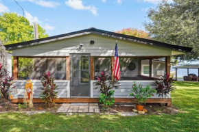 Lakefront Home with Screened Porches in Frostproof!